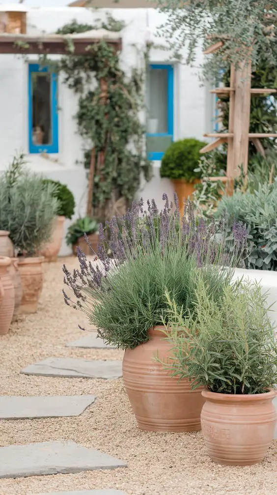 Garden Decor Ideas 2025: Stunning Outdoor Trends for Modern Homes