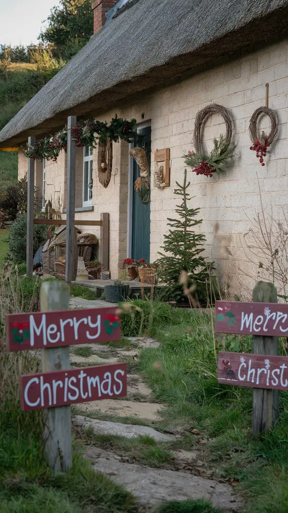 Holiday Outdoor Decor Ideas 2025 – Christmas Lights & Planters